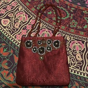 Beaded clutch